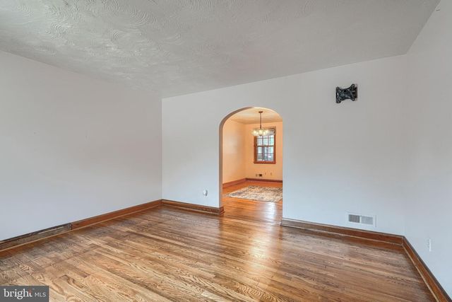 8446 LOCH RAVEN BLVD, Baltimore, MD 21286