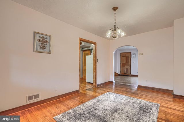 8446 LOCH RAVEN BLVD, Baltimore, MD 21286