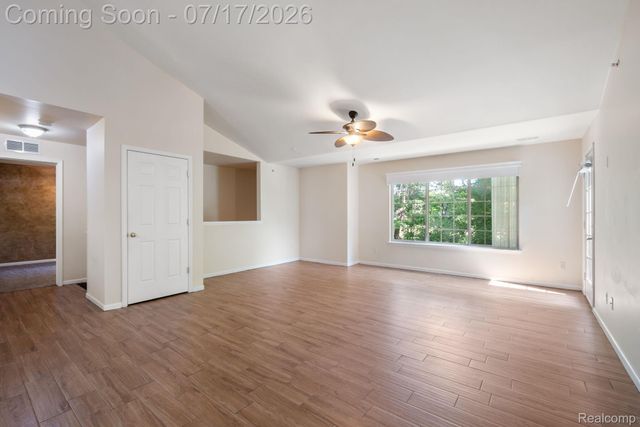 12121 Hidden View Court, Utica, MI 48315