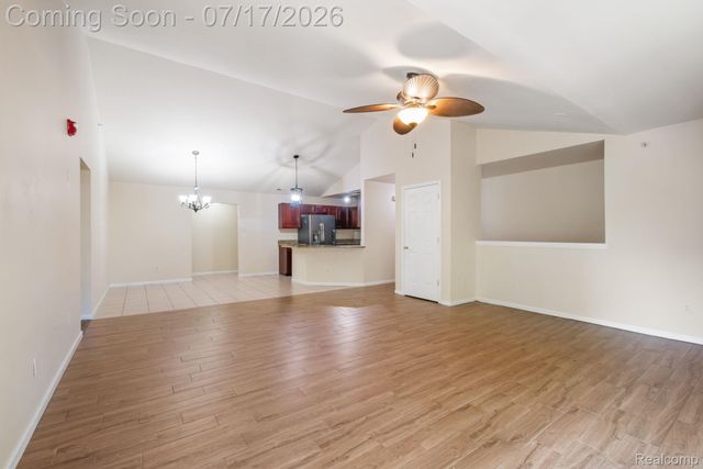 12121 Hidden View Court, Utica, MI 48315
