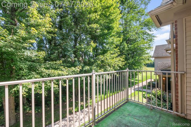 12121 Hidden View Court, Utica, MI 48315