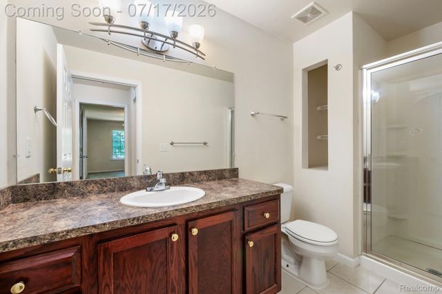 12121 Hidden View Court, Utica, MI 48315