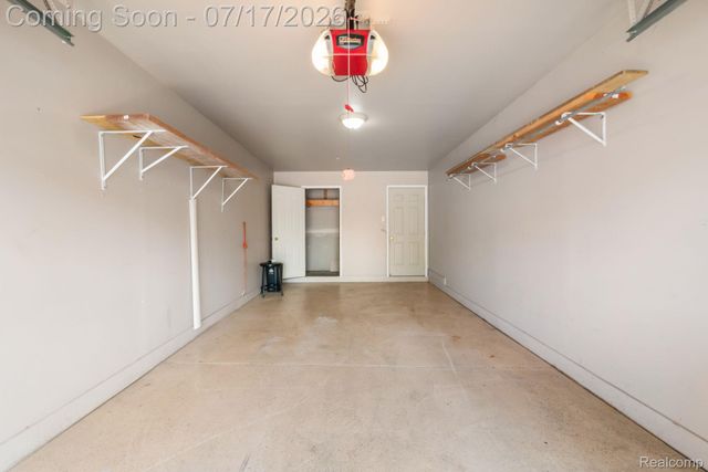 12121 Hidden View Court, Utica, MI 48315