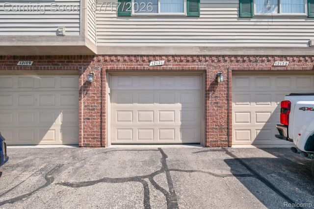 12121 Hidden View Court, Utica, MI 48315