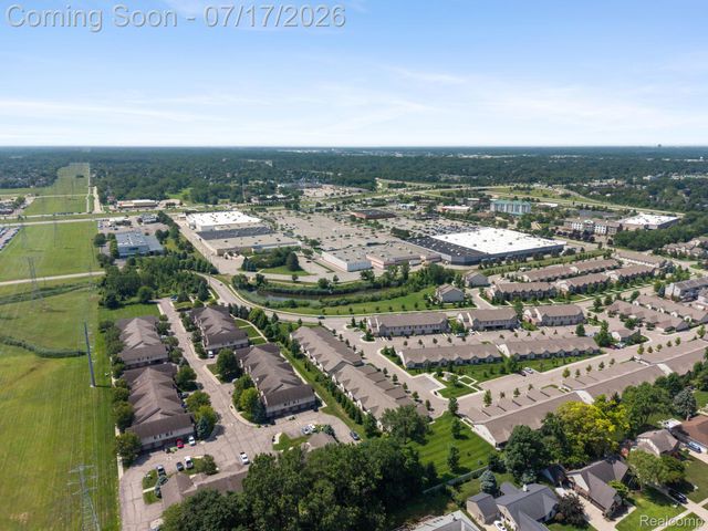 12121 Hidden View Court, Utica, MI 48315