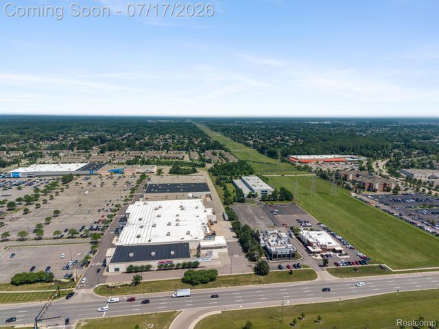 12121 Hidden View Court, Utica, MI 48315
