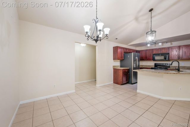 12121 Hidden View Court, Utica, MI 48315