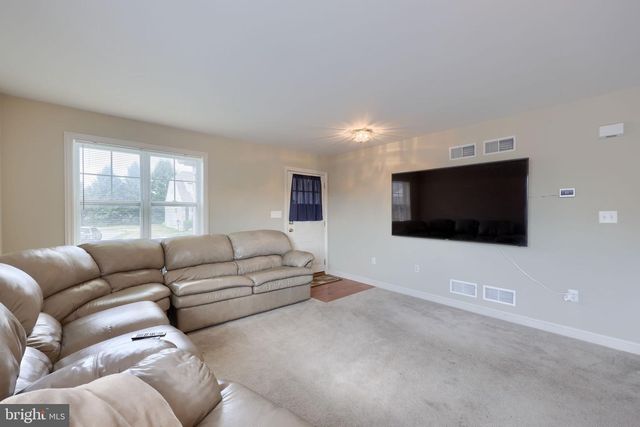 39 TOLL GATE STA, Lancaster, PA 17601