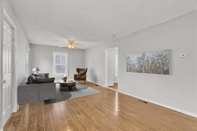 2130 83rd Street, Kansas City, MO 64132