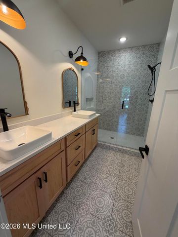 232 Cross Creek Cove, Byhalia, MS 38611