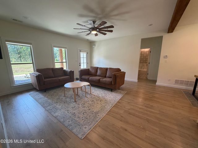 232 Cross Creek Cove, Byhalia, MS 38611