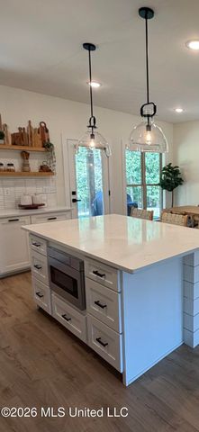 232 Cross Creek Cove, Byhalia, MS 38611