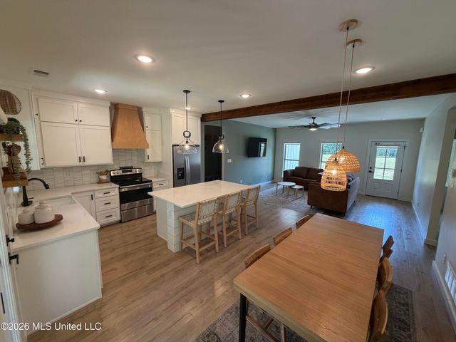 232 Cross Creek Cove, Byhalia, MS 38611