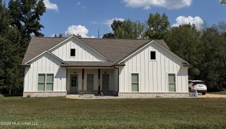 232 Cross Creek Cove, Byhalia, MS 38611
