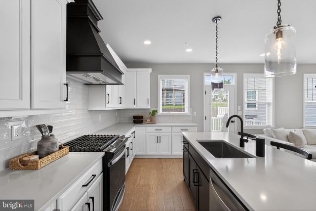 160 CHARLES LN, Harleysville, PA 19438