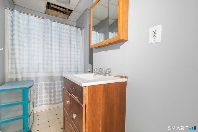 26 Rosemary Street, New London, CT 06320