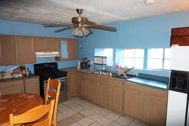 2228 John Street SE, Albuquerque, NM 87102