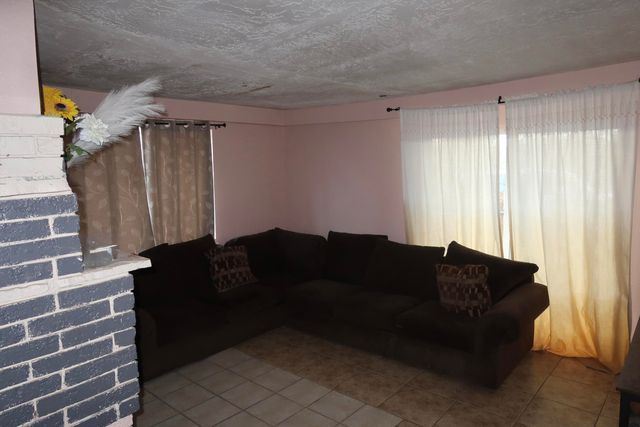 2228 John Street SE, Albuquerque, NM 87102