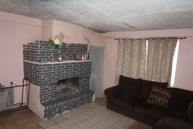 2228 John Street SE, Albuquerque, NM 87102