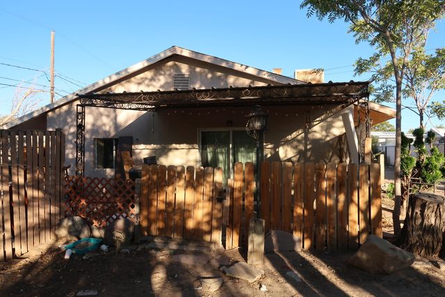 2228 John Street SE, Albuquerque, NM 87102