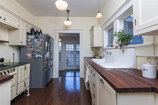 6002 SUWANEE AVENUE, Tampa, FL 33604