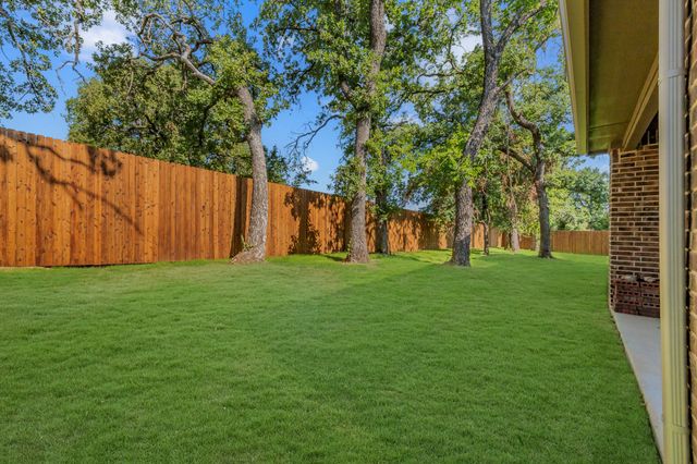 241 Gardenia Drive, Azle, TX 76020