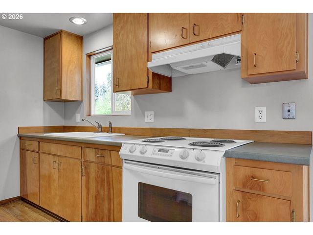 3256 MARVIN Dr, Eugene, OR 97404