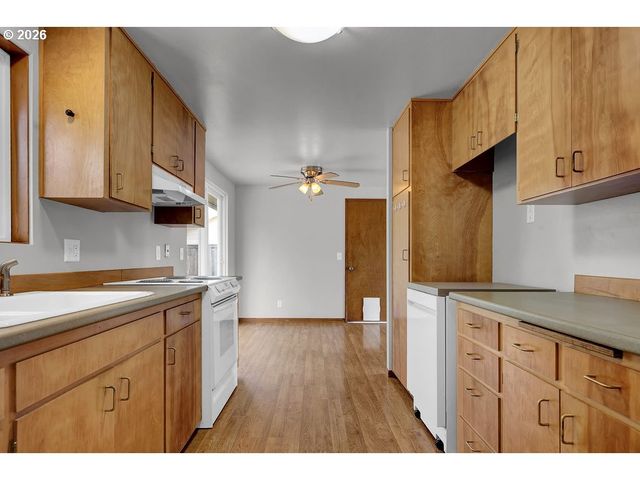 3256 MARVIN Dr, Eugene, OR 97404