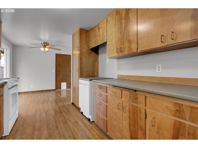 3256 MARVIN Dr, Eugene, OR 97404