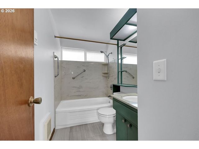 3256 MARVIN Dr, Eugene, OR 97404