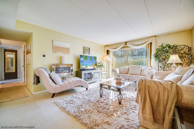 18855 Burnham Avenue 234, Lansing, IL 60438