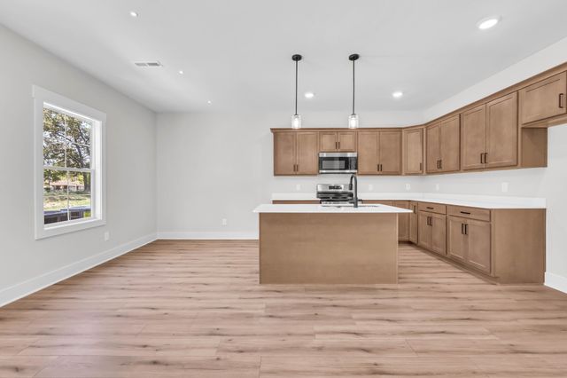 33 Charleston Cove Way, Clarksville, TN 37043