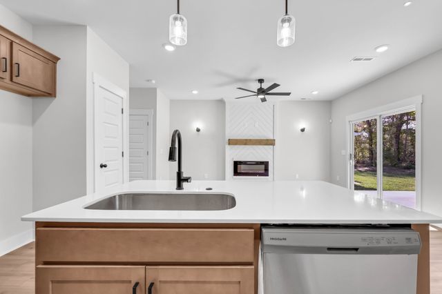 33 Charleston Cove Way, Clarksville, TN 37043