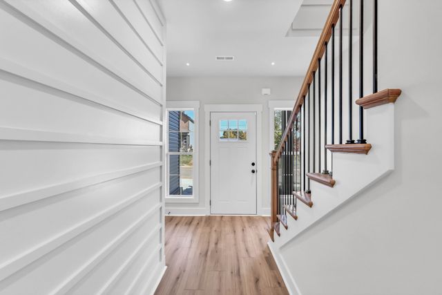 33 Charleston Cove Way, Clarksville, TN 37043