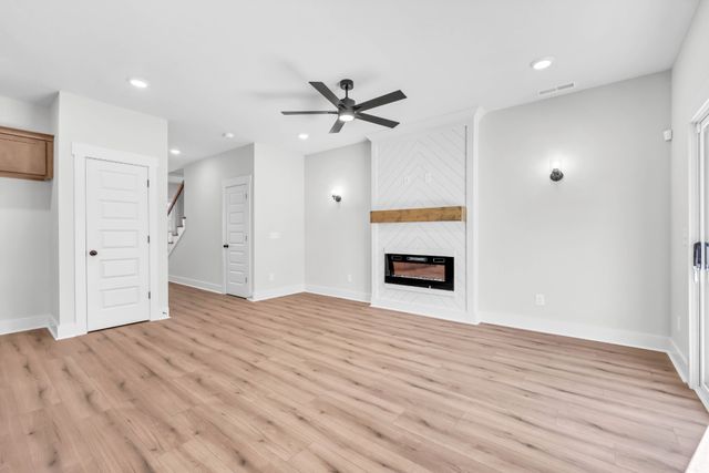 33 Charleston Cove Way, Clarksville, TN 37043