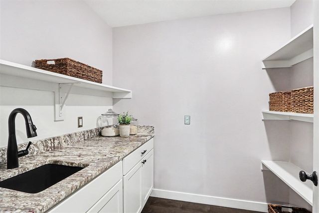 10645 Biltmore Lane, Portage, MI 49002