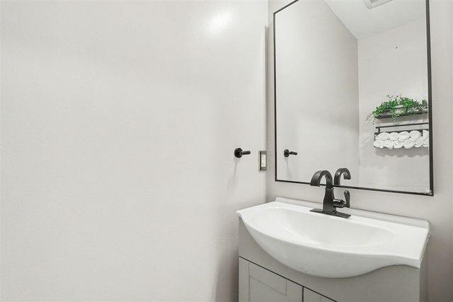 10645 Biltmore Lane, Portage, MI 49002