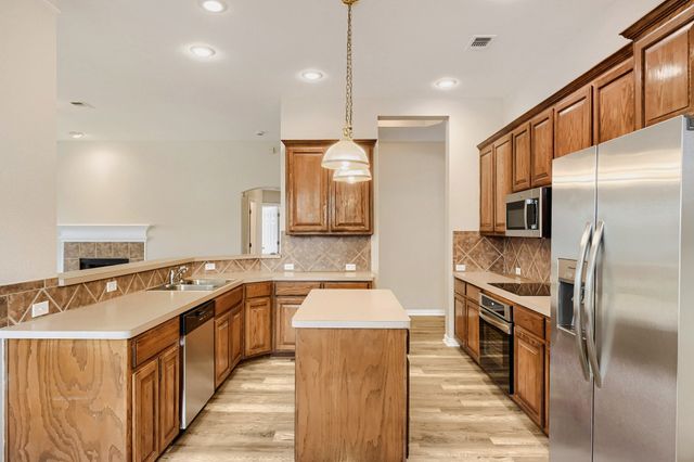 2306 Everton Drive, Arlington, TX 76001