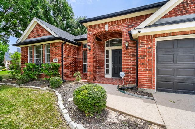 2306 Everton Drive, Arlington, TX 76001