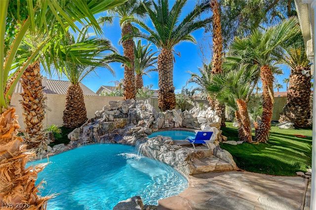 9143 Amber Waves Street, Las Vegas, NV 89123