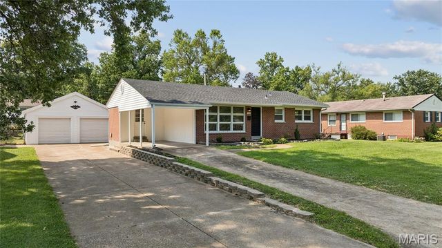 160 Saint Patrick Lane, Florissant, MO 63031