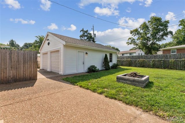 160 Saint Patrick Lane, Florissant, MO 63031