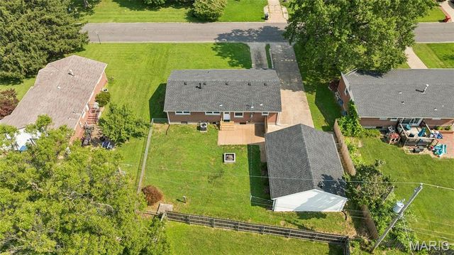 160 Saint Patrick Lane, Florissant, MO 63031