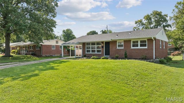160 Saint Patrick Lane, Florissant, MO 63031