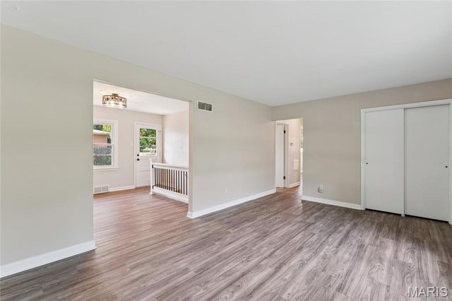 160 Saint Patrick Lane, Florissant, MO 63031