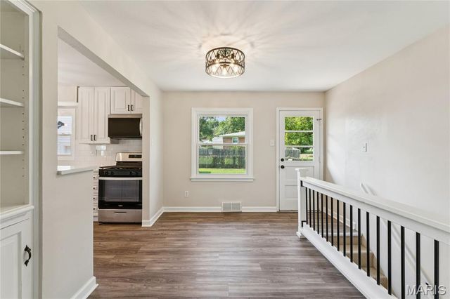 160 Saint Patrick Lane, Florissant, MO 63031