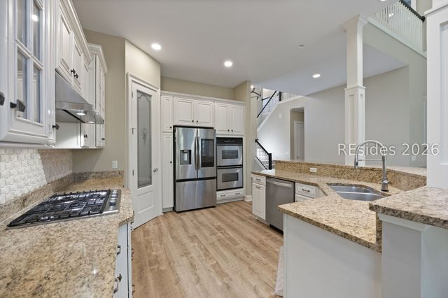 10 Manor Court Ln, Hilton Head Island, SC 29926