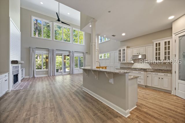 10 Manor Court Ln, Hilton Head Island, SC 29926
