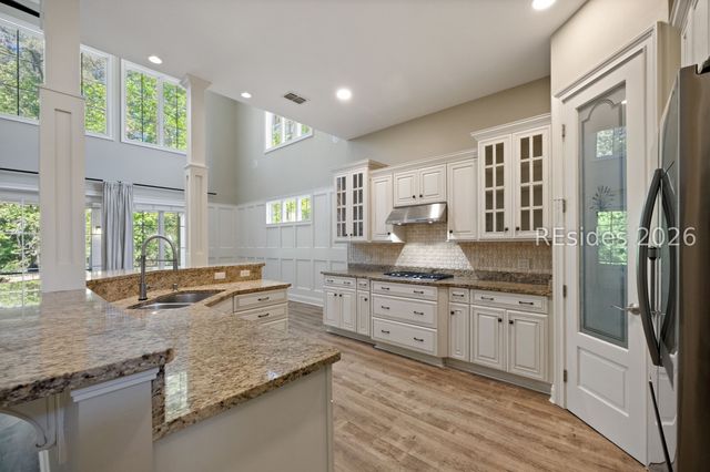 10 Manor Court Ln, Hilton Head Island, SC 29926
