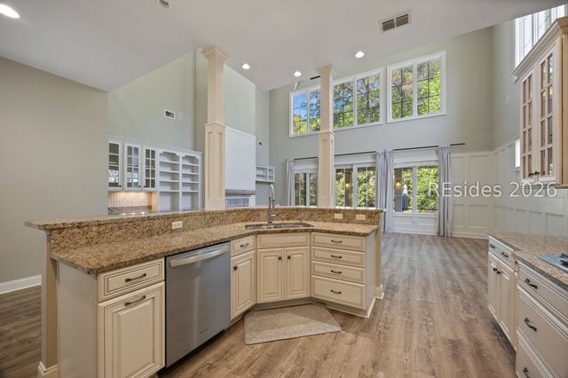 10 Manor Court Ln, Hilton Head Island, SC 29926